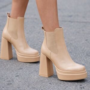 Elegant Beige Tan Ankle Booties Platform Heels size 8 New in Box